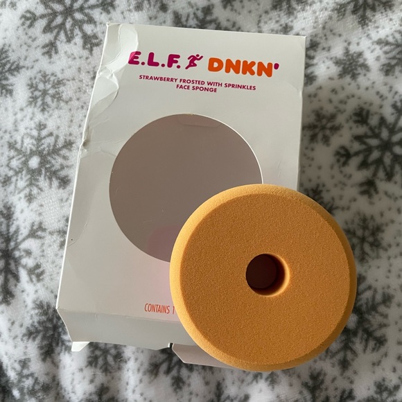 BNIB, Never used, E.L.F. X Dunkin Donuts Doughnut Makeup Sponge, Limited Edition - Picture 4 of 5